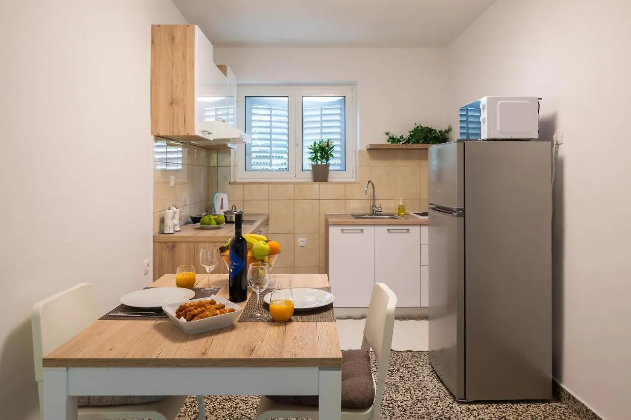 City Garden Split Apartment